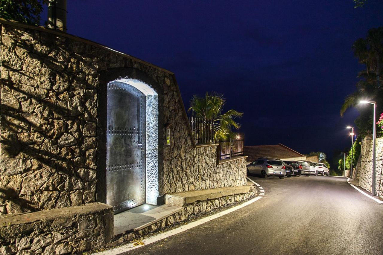 Luxury Taorum Villa With Spectacular Sea Views In Taormina Ngoại thất bức ảnh